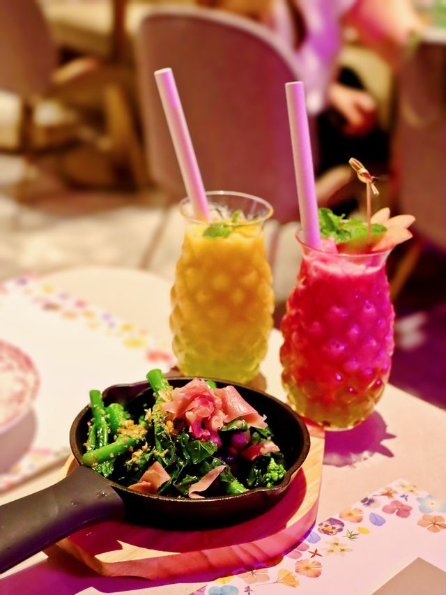 一份厚切豬扒飯兩個味道