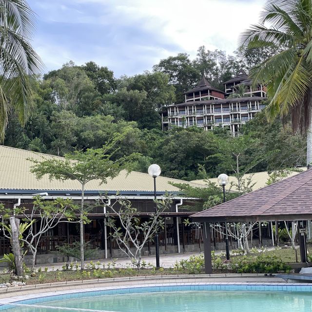 Take a break in Damai Beach Resort Santubong!