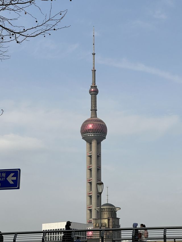 Oriental Pearl Tower — Day and Night 🌅🌃