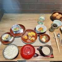 これが噂の納豆グラタン！ふふ河口湖の朝食