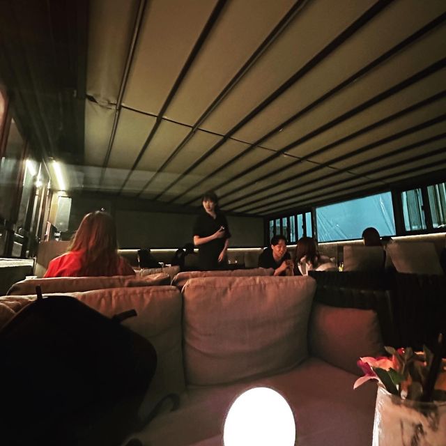 月亮主題打卡露天旺角酒吧 月亮主題打卡露天旺角酒吧