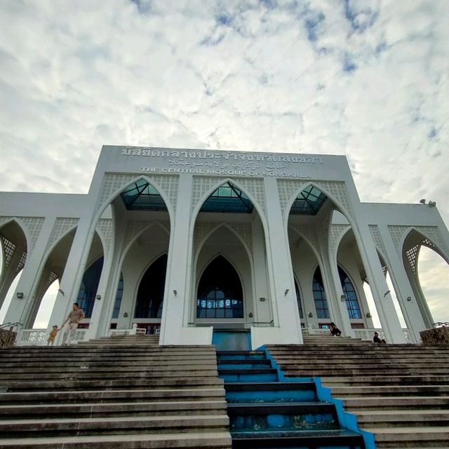 Look like Taj Mahal, Songkhla Central Mosque Hatyai