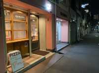 東京・台東区。路地裏グルメ『Maple Pizza』