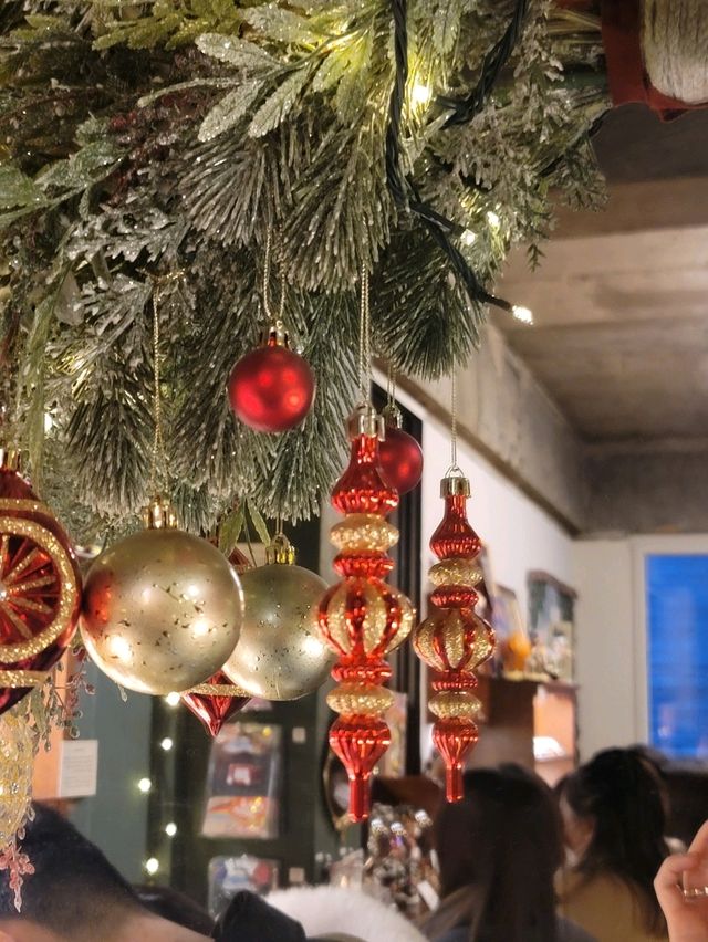 크리스마스 느낌 낭낭한 망원동 프레젠트 모먼트🎄