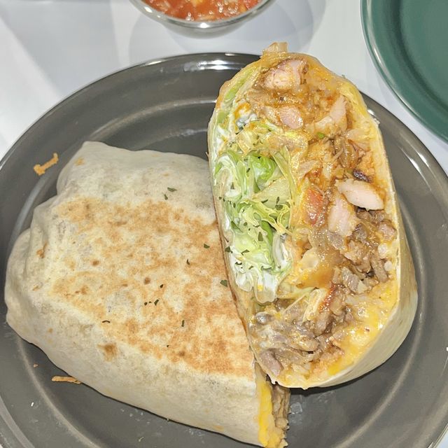 Hip한 분위기의 로꼬브리또 청주 충북대점, 맛도 좋아!