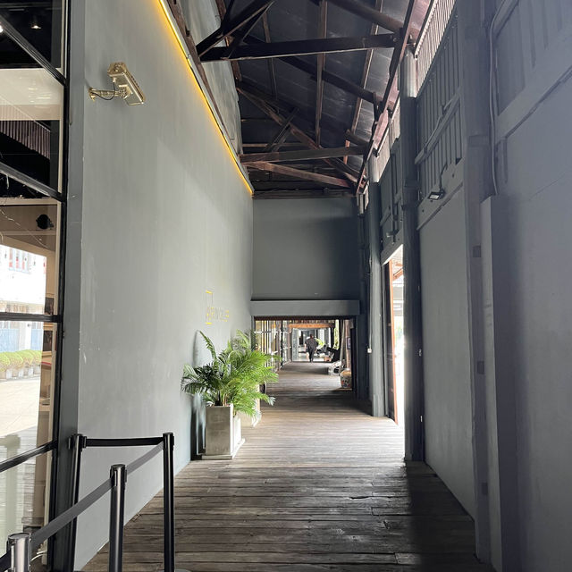 Bangkok Warehouse 30 - chic art galleries 