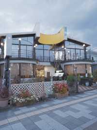 「信州牛肉鍋和涮涮鍋，寬敞舒適的輕井澤餐廳」