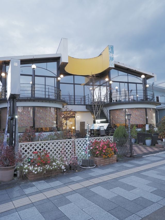 「信州牛肉鍋和涮涮鍋，寬敞舒適的輕井澤餐廳」