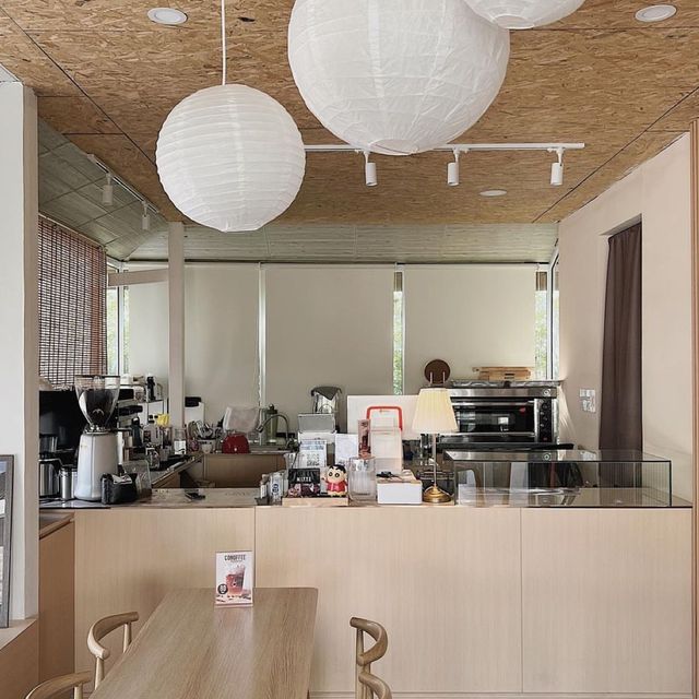 Ease haus Cafe：舒適環境，美味咖啡和蛋糕