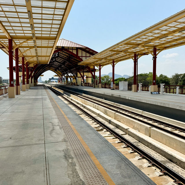 นั่งรถไฟเที่ยวหัวหิน คนละ 330 บาท
