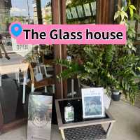 The Glass House ร้านอาหาร กาแฟ ถนนนครอินทร์