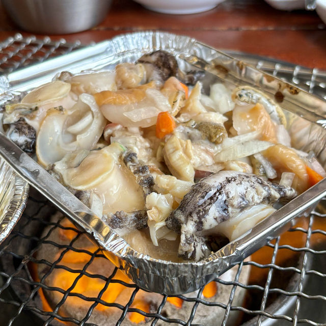 【韓国釜山・尾浦】テラスで海を眺めて豪快な貝焼きを味わう「ミポクッチブ」