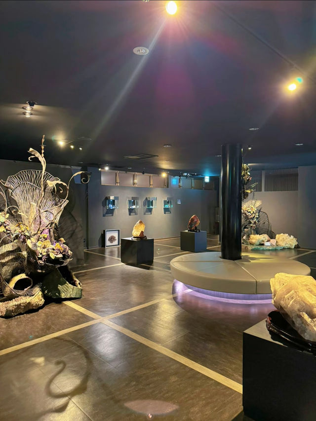 【山梨県】入場無料💍💎どこを見てもキラキラで神秘的な水晶の博物館🤩🔮