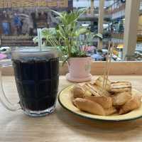โกเตี๊ยม @ กาดหลวง ร้านกาแฟโบราณคิดถึงวันเก่า ๆ