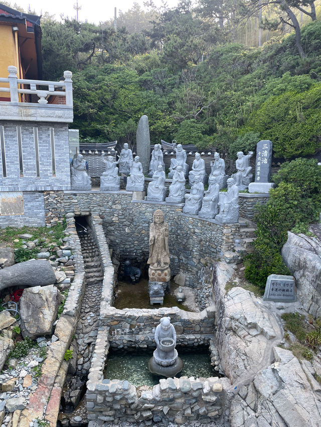 부산 바다와 절을 함께 볼 수 있는 독특한 곳 해동용궁사