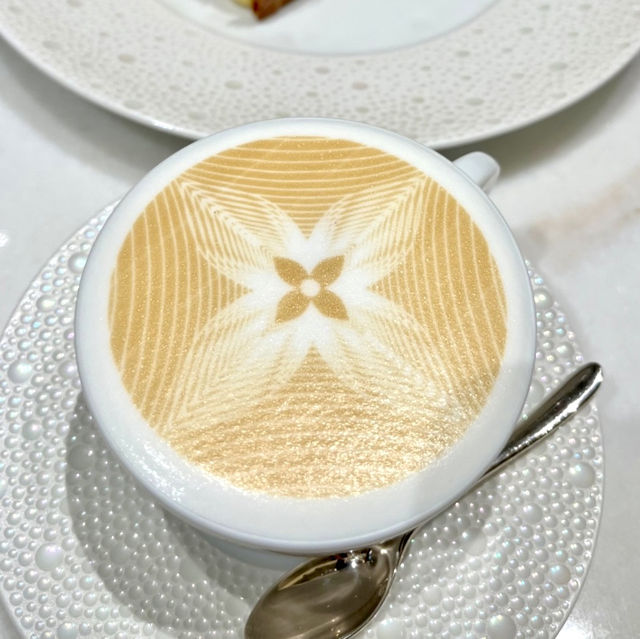 Wow! 台北也吃的到LV Cafe🥰