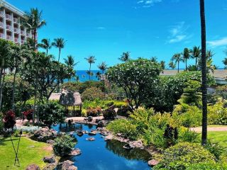 🌴 Tropical Retreat in Maui