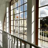 壮大な空間で楽しむ現代アートの旅：Hamburger Bahnhof 美術館