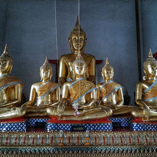 สักการะหลวงพ่อสุโขและพระพุทธรูปศิลา ที่วัดหนังฯ