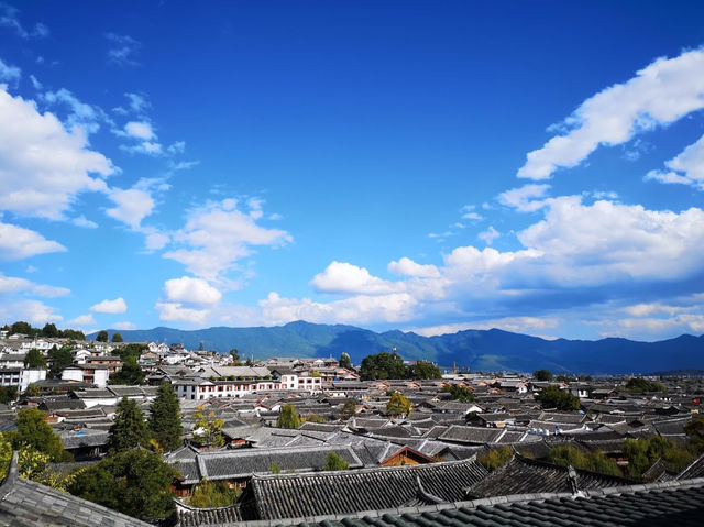 【麗江古城】中式建築特色，適合早上或傍晚遊覽
