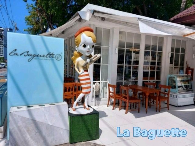 คาเฟ่สไตล์ฝรั่งเศสร้านดังของพัทยา