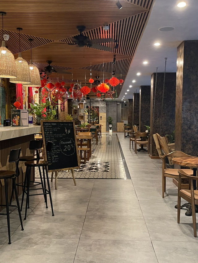 ダナン🇻🇳一泊1人3,000円！？可愛すぎる空間のホテル💚