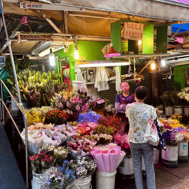 "Contrasting Vibes: The Dynamic Essence of Central Hong Kong"
