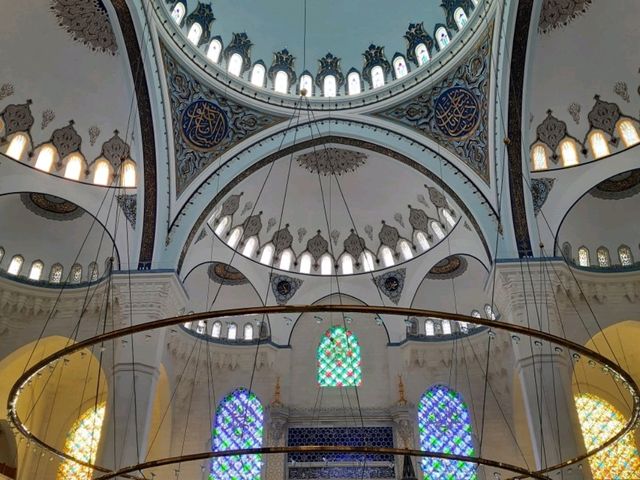 Çamlıca Camii 恰姆勒加清真寺🕌- 土耳其伊斯坦布爾最大最美的清真寺，適合打卡拍照📸