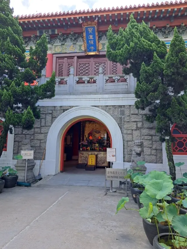 【寶蓮禪寺：香港】裝飾華美的香港寺廟
