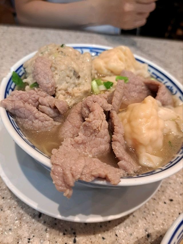 【沾仔記:香港】大人気の絶品海老ワンタン麺を食べに行こう♪