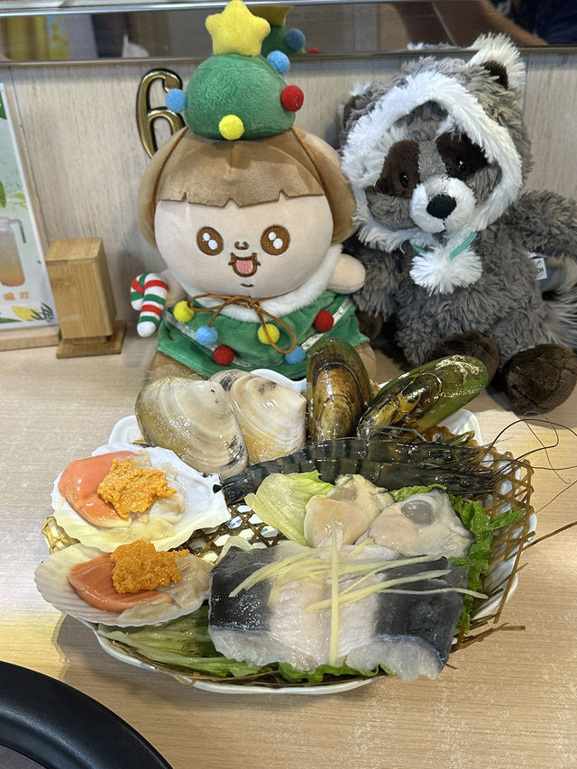 為食妹與浣熊到九龍城品嚐豪華海鮮盛宴粥底鍋