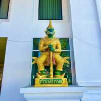 สักการะท้าวเวสสุวรรณ วัดบุญศรีมุนีกรณ์