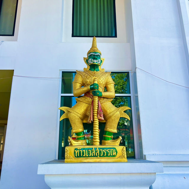 สักการะท้าวเวสสุวรรณ วัดบุญศรีมุนีกรณ์
