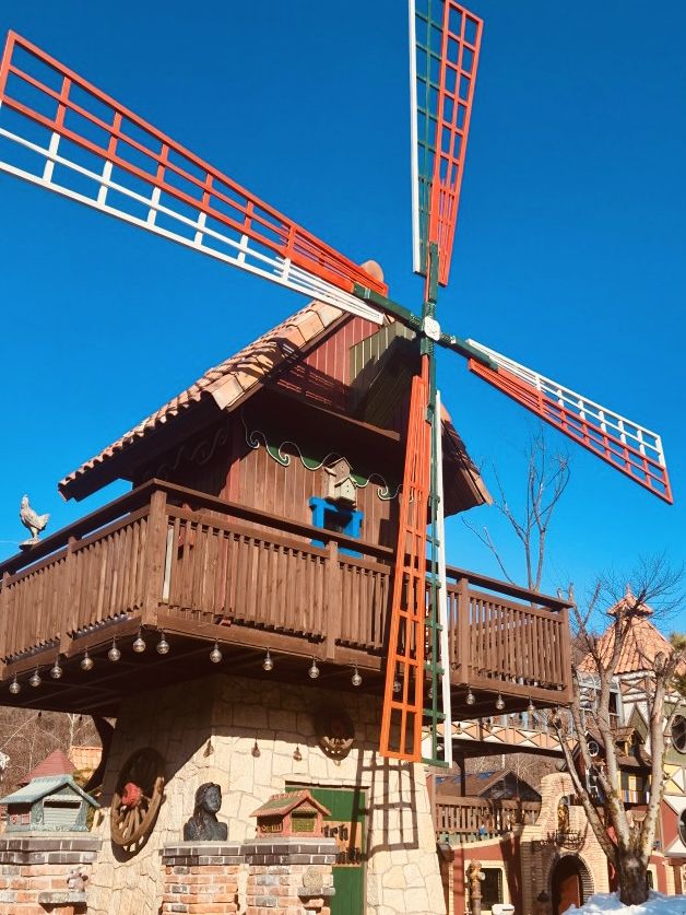 A Realistic Christmas in Ludencia Theme Park