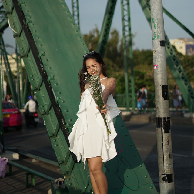 💐เที่ยวสะพานพุทธ | ถ่ายรูปคู่ดอกไม้พระอาทิตย์ตก