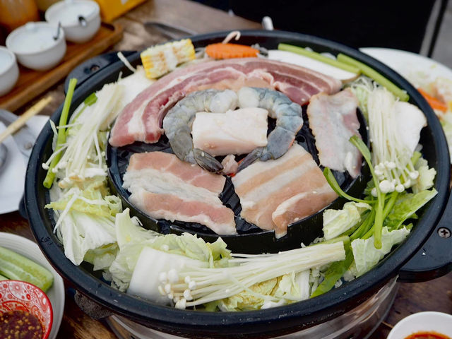🥓☁️   #หมูกระทะ บนดาดฟ้า • #วิวอย่างปัง 
