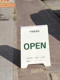 💚คาเฟ่ย่านประตูท่าแพ Friend Coffee & Bar