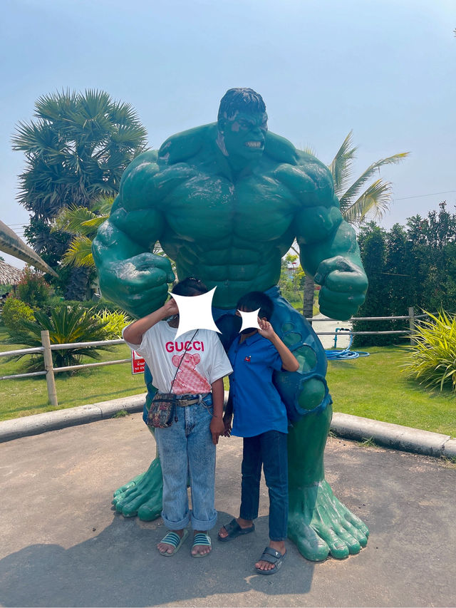 Yareena Park: สวนสวยและคาเฟ่สุดชิล