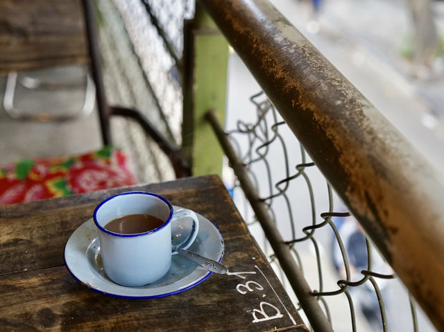 A Stylish Coffee Break at Cộng Cà Phê☕️