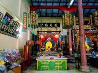 泰国董里华人文化古迹寺庙景点:董里萬德善堂，适合祈福打卡拍照📸