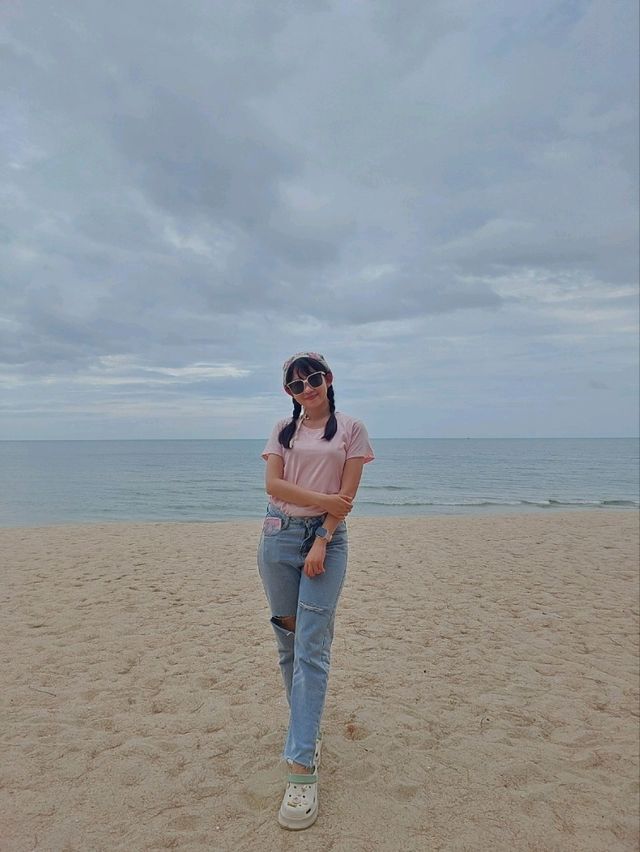 ชิวลมชมเล หาดบ้านกรูด 🏖🌊