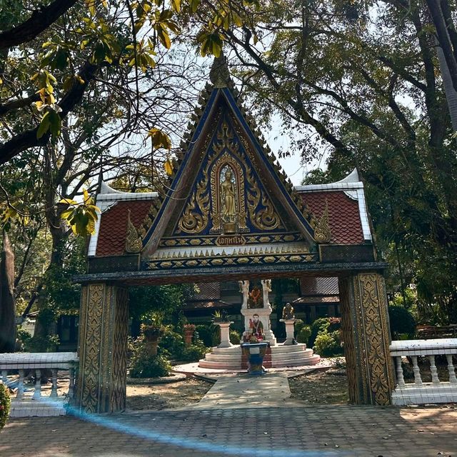 🌸 วัดพระนอนจักรสีห์วรวิหาร