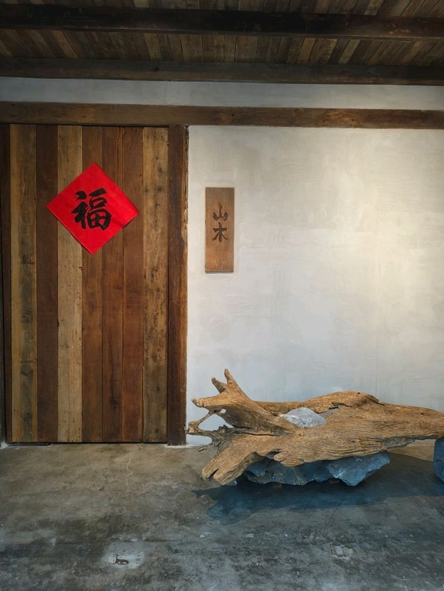 Hidden Chinese Café with a Rustic Charm