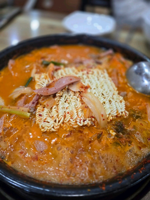 국내여행 대전을 여행하다가 들려보면 좋은 부대찌개 맛집 최네집