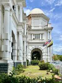 怡保（Ipoh）是馬來西亞霹靂州（Perak）的首府，也是該國第四大城市。這座城市以其錫礦開採歷史、美食、英殖民建築與自然景觀聞名。
