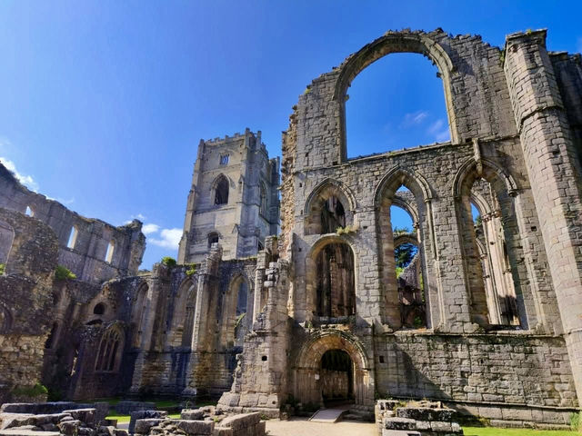 原來殘缺也可以這麼美～噴泉修道院Fountains Abbey