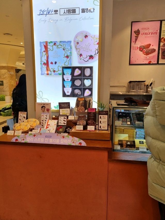 초콜릿에 진심인 고디바 베이커리 커넥트현대점🍫