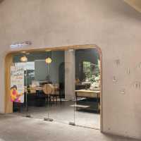 Kinlenn Eatery & Play • Ari, BKK 🕍🍟🍕🍖 