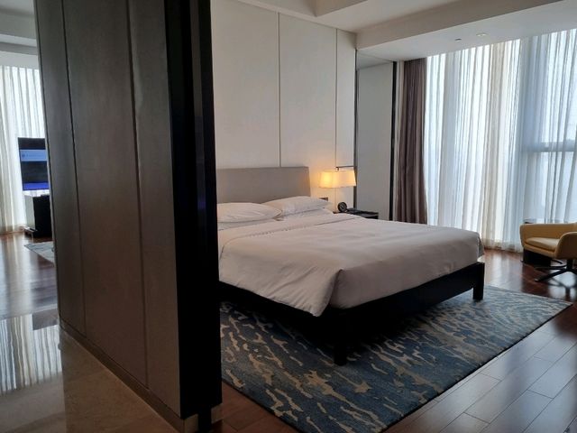 Luxury and Convenience at Hyatt Regency Shanghai Global Harbor