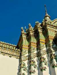 Wat Pho: Captivating Outside the Halls